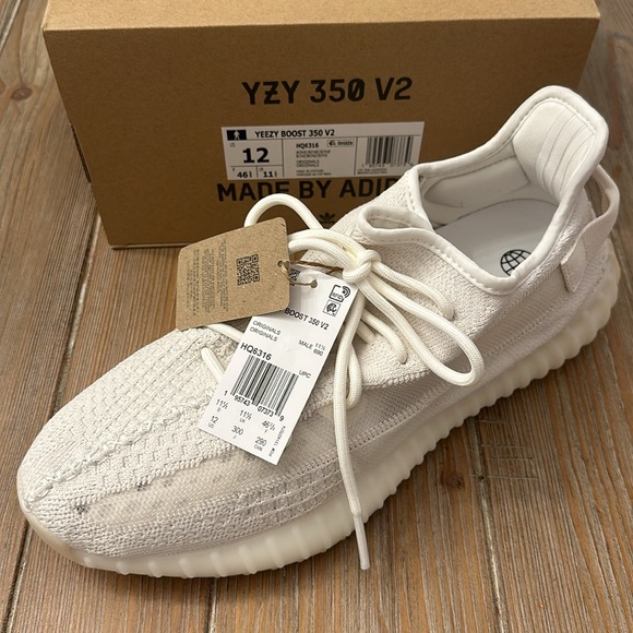 Yeezy Boost 350 V2 Bone HQ6316 Size 12 - Picture 3 of 4